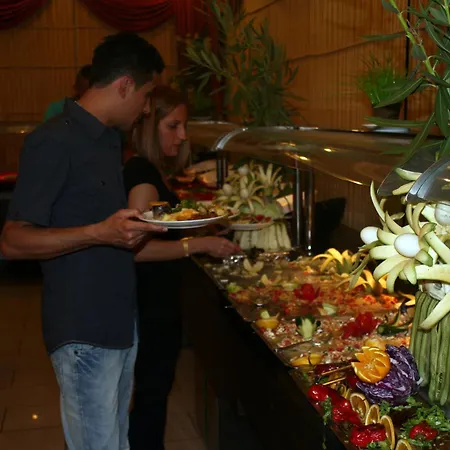 Θέρετρο Kleopatra Royal Palm 4*