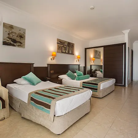 منتجع Kleopatra Royal Palm 4*